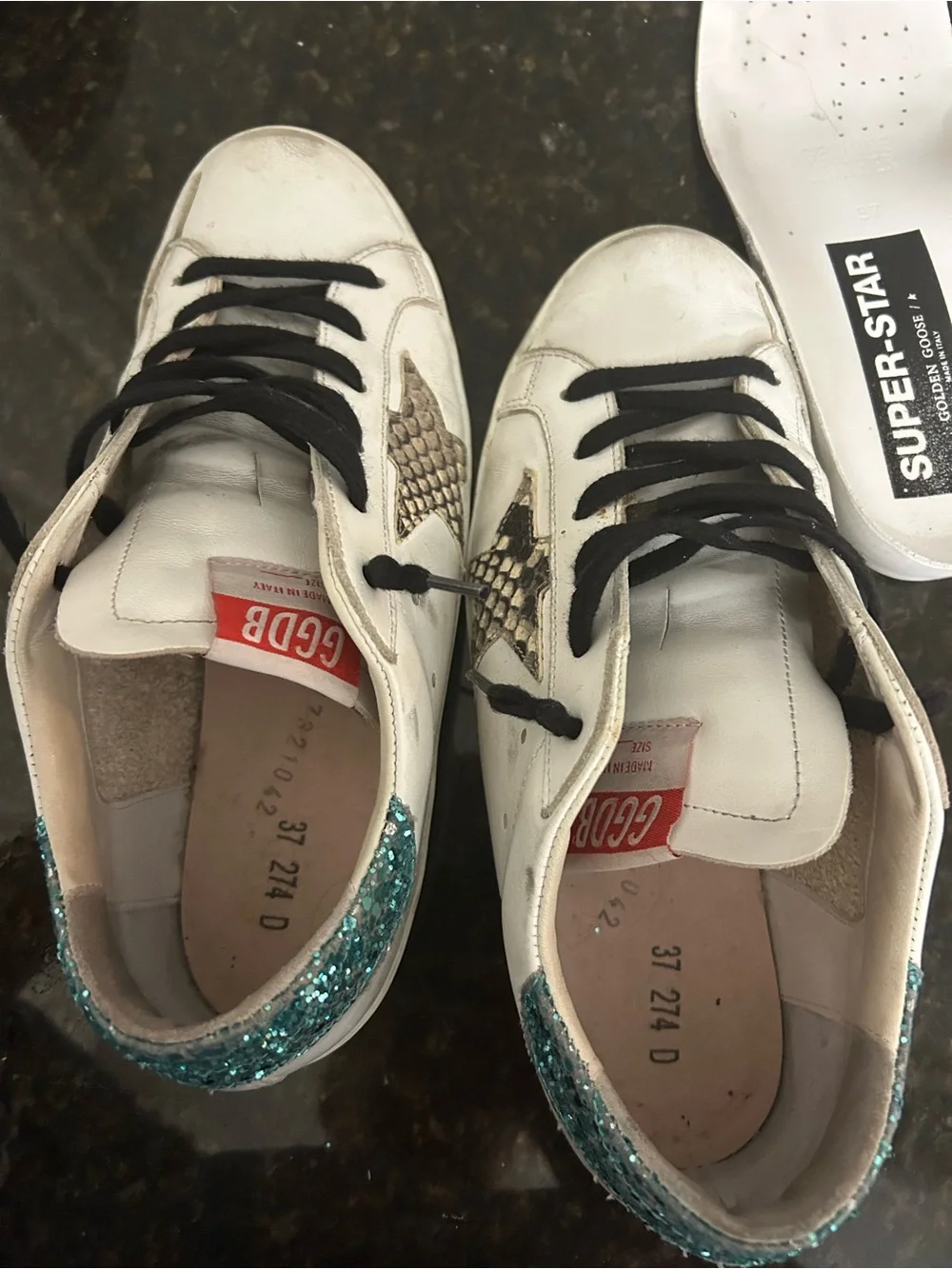 Golden Goose White Sneakers with Black Laces and Beige Snake-Print Star - Picture 5 of 8